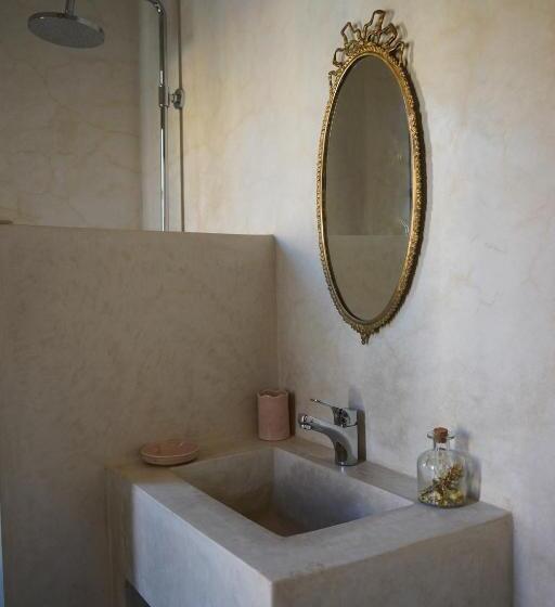 هتل Loued Surf Lodge