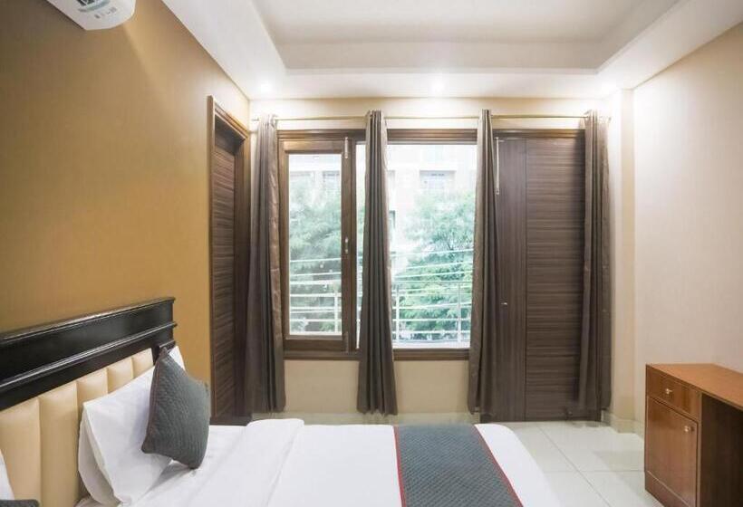 Отель Logix Inn