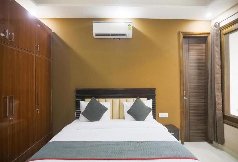 Отель Logix Inn