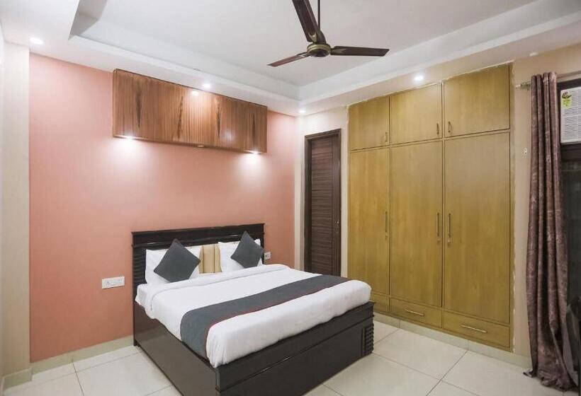 Отель Logix Inn