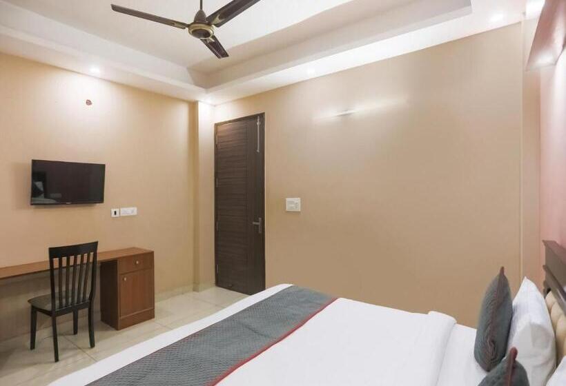 Отель Logix Inn