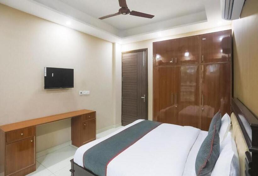 Отель Logix Inn