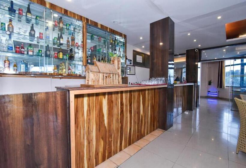 هتل M Bar And Restaurant