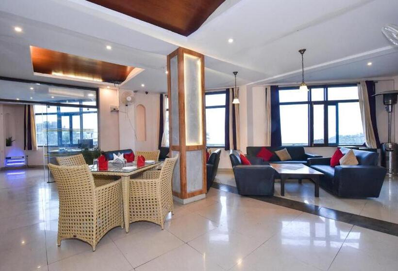 هتل M Bar And Restaurant