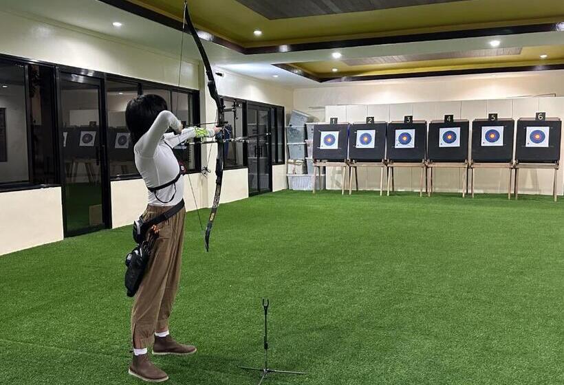 هتل Maclare Resort