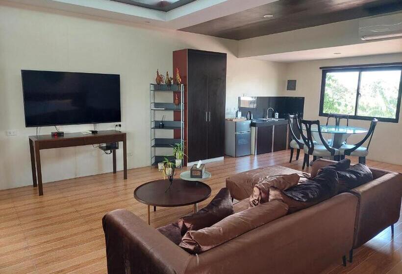 هتل Maclare Resort