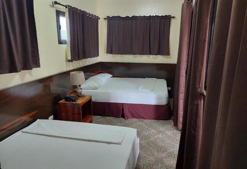 هتل Maclare Resort