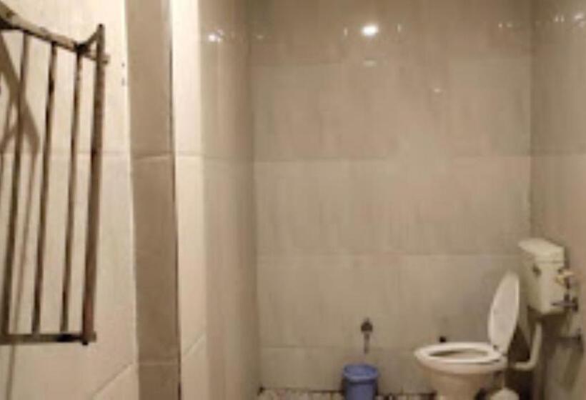 בית מלון כפרי Maratha Palace,satara