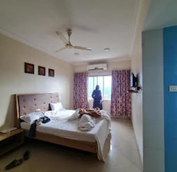 בית מלון כפרי Maratha Palace,satara