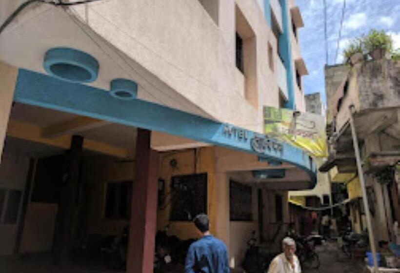 בית מלון כפרי Mayur Restaurant Chandrapur