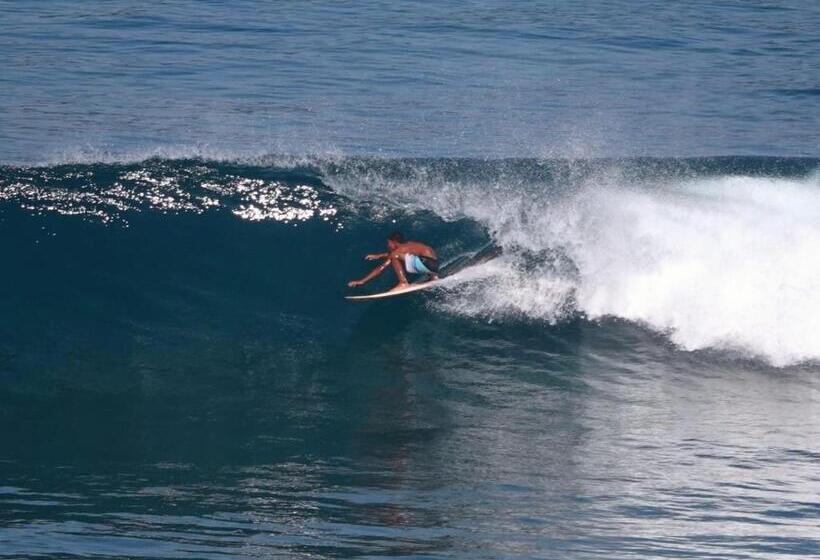 בית מלון כפרי Melody Surf Camp   Ekas Lombok