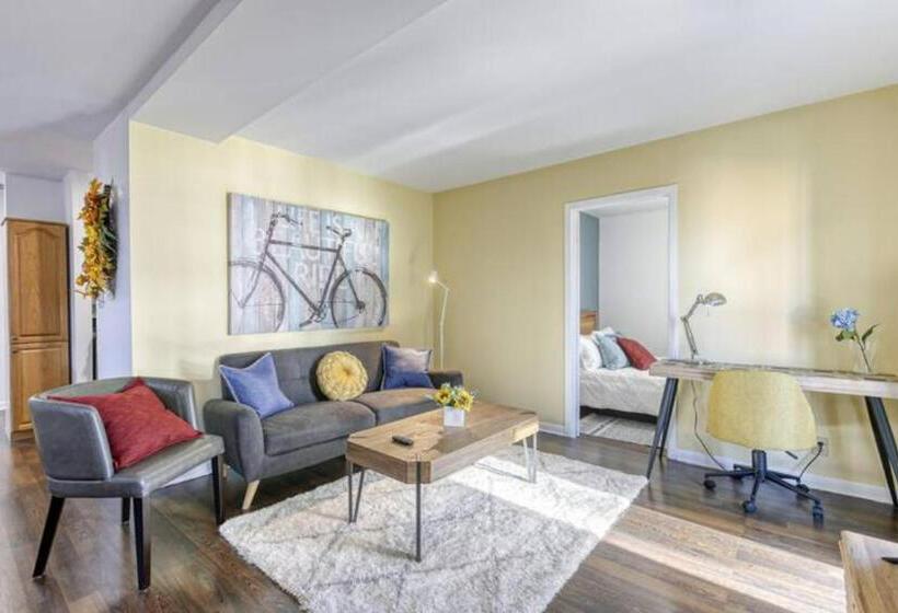 Отель Montreal Boutique Suites