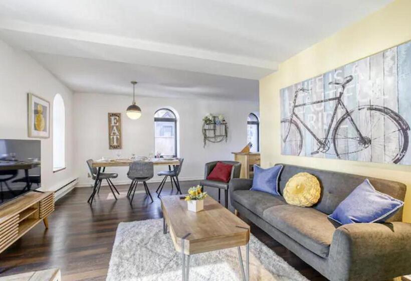 Отель Montreal Boutique Suites