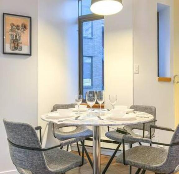 Отель Montreal Boutique Suites