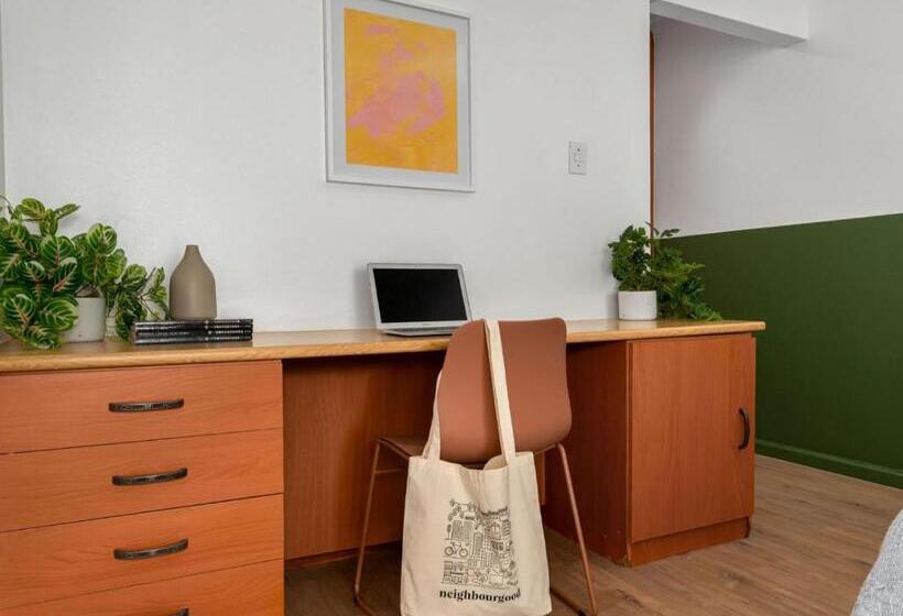 فندق Neighbourgood Ravenscraig