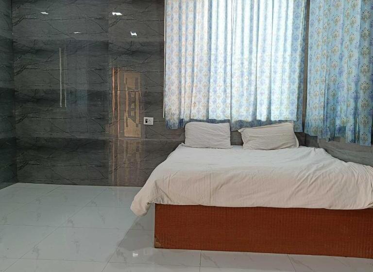בית מלון כפרי Tulsi Resort