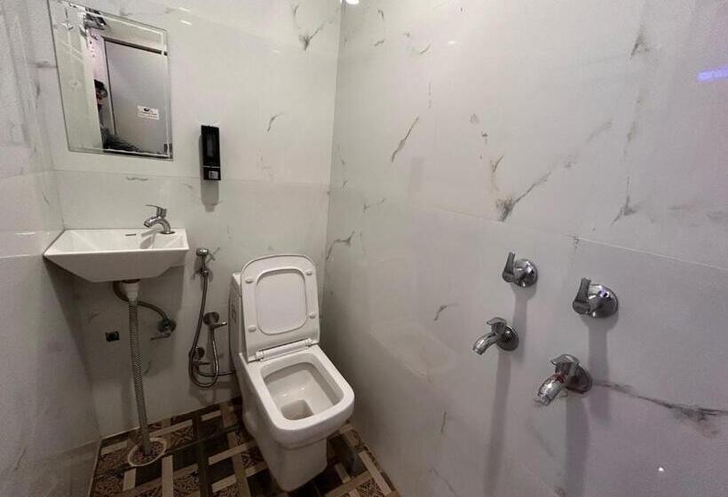 בית מלון כפרי Oyo Subharam