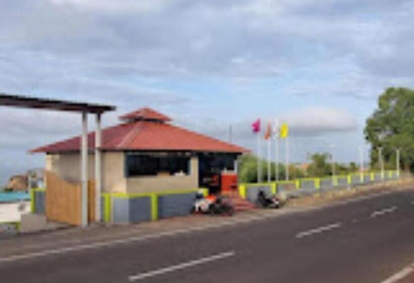 호텔 Parte Hill Resort Satara