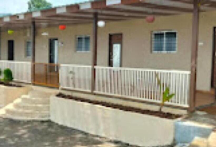 בית מלון כפרי Parte Hill Resort Satara