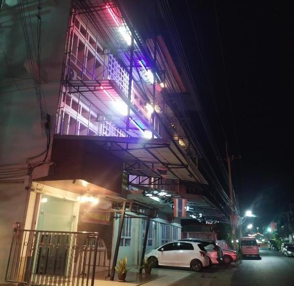 Otel โรงแรมพรถวิล ศรีสะเกษ Sisaket Pontawin Budget Inn