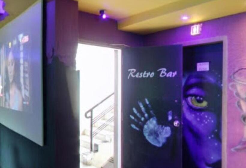 בית מלון כפרי President Inn Nashik