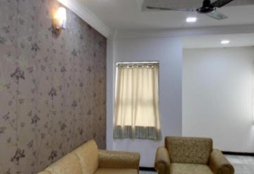 בית מלון כפרי President Inn Nashik