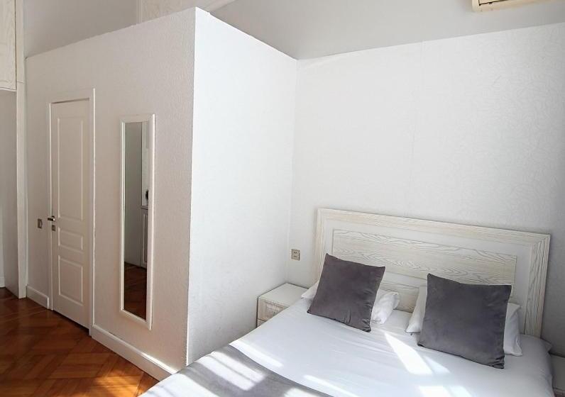 בית מלון כפרי Prestige Citadel Deluxe