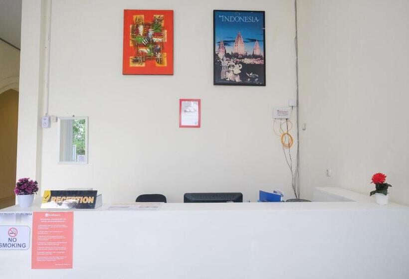 호텔 Reddoorz Near Terminal Bus Purwokerto