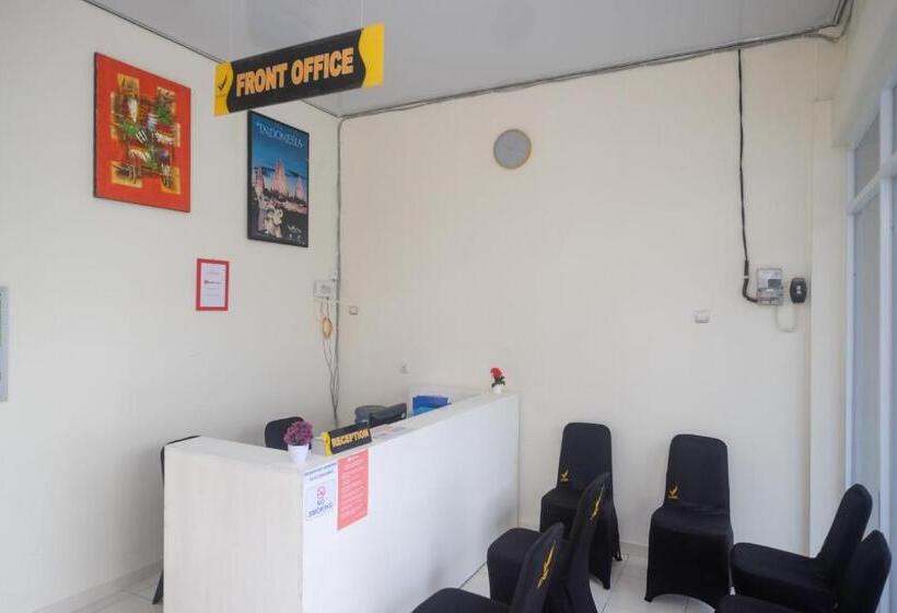 호텔 Reddoorz Near Terminal Bus Purwokerto