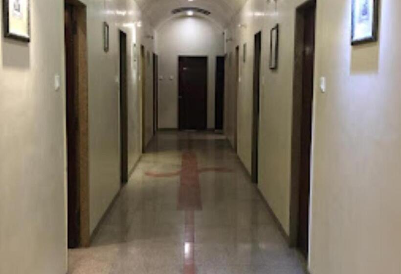 Отель Regency Maharashtra