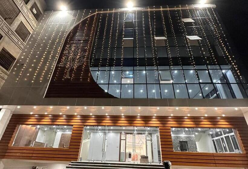 בית מלון כפרי Royal Palace Gaya