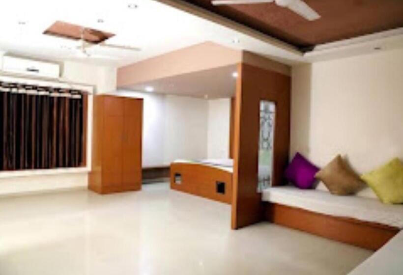 فندق Sachin Nashik