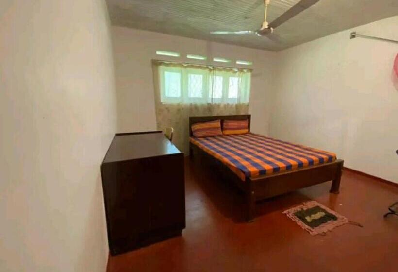 ホテル Shani Residence