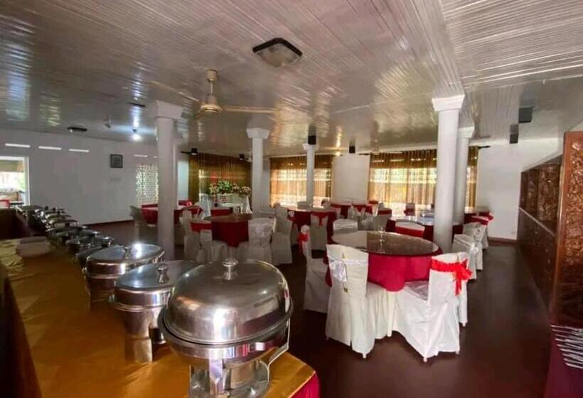 ホテル Shani Residence