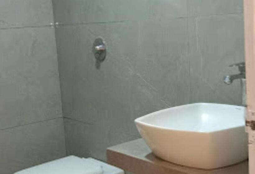 Отель Shripad Continental Amravati