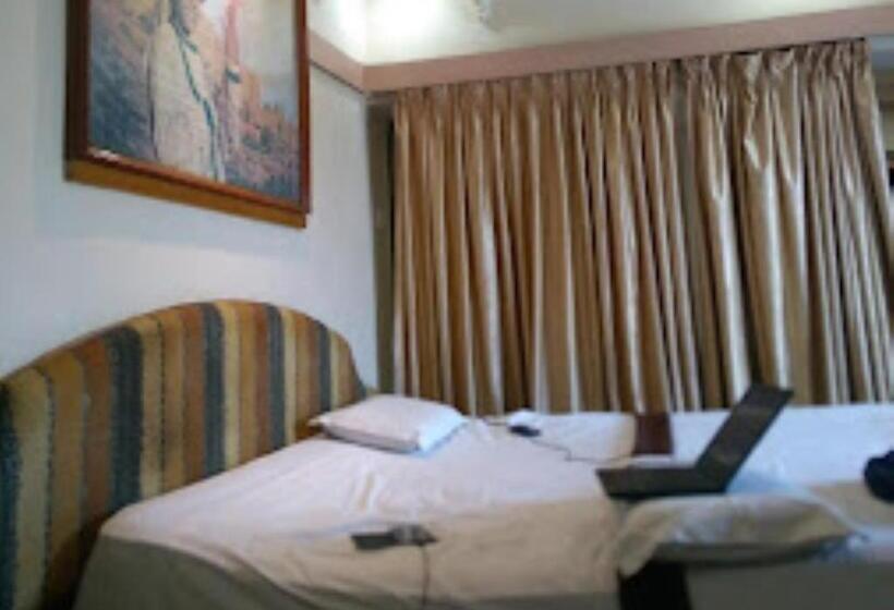 Отель Shripad Continental Amravati