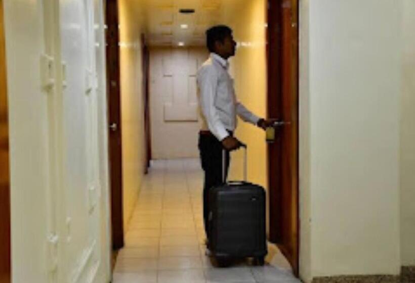 Отель Shripad Continental Amravati