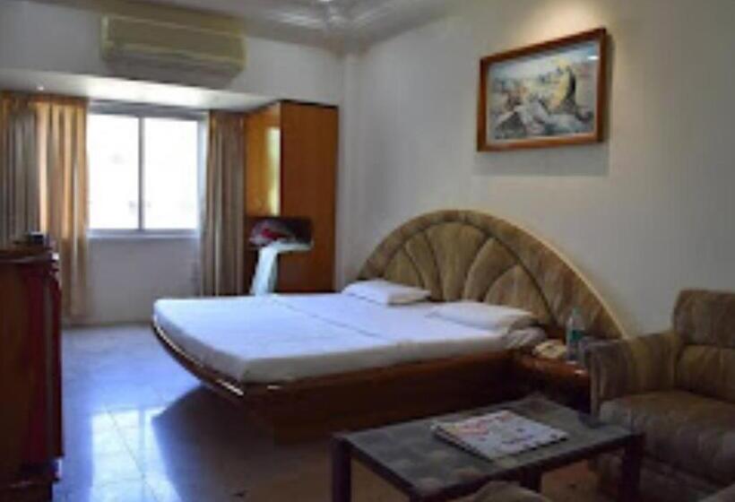 Отель Shripad Continental Amravati