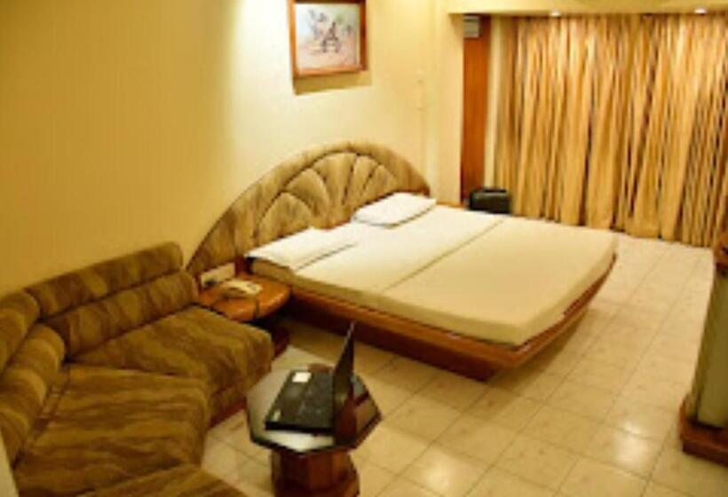 Отель Shripad Continental Amravati