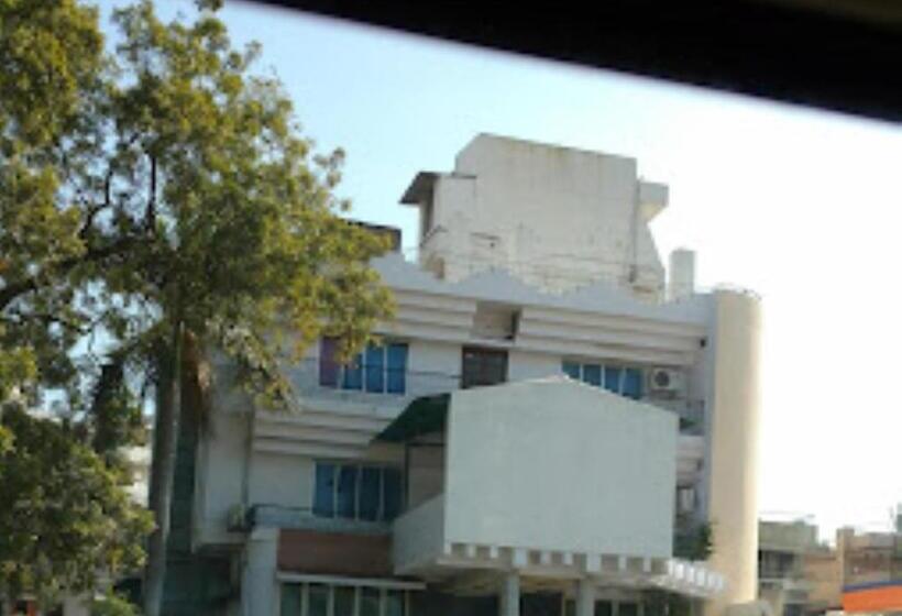 Отель Shripad Continental Amravati