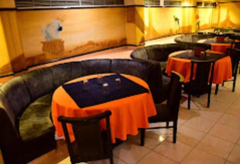 Отель Shripad Continental Amravati