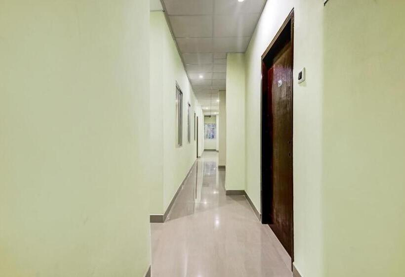 ホテル Super Oyo Rainbow Residency