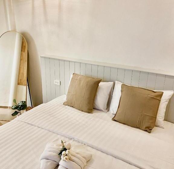 هتل The O Room