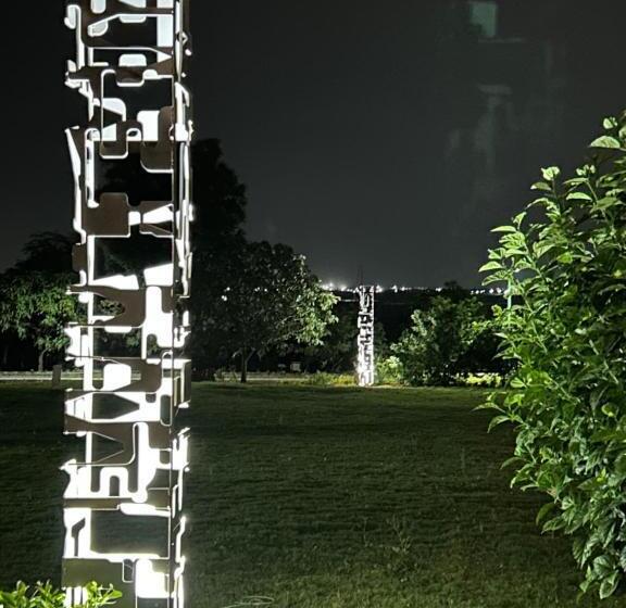 בית מלון כפרי The Sunset Lawns