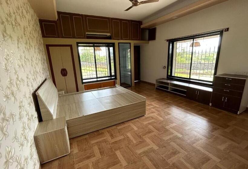 בית מלון כפרי The Sunset Lawns