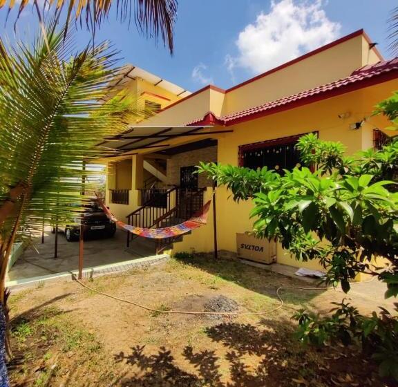 בית מלון כפרי Ujwalla Villa