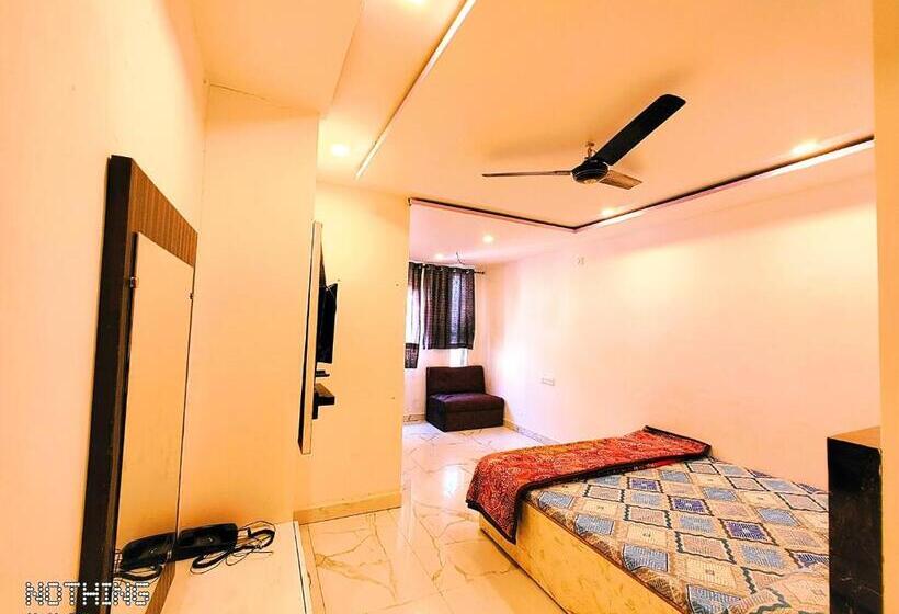 فندق Unnat Shree