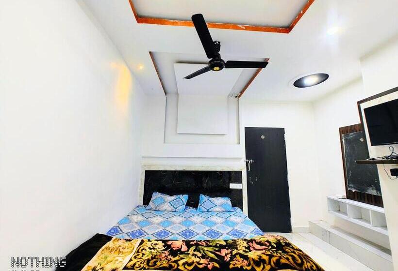 فندق Unnat Shree