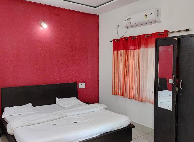 فندق Suryansh Beach Resort