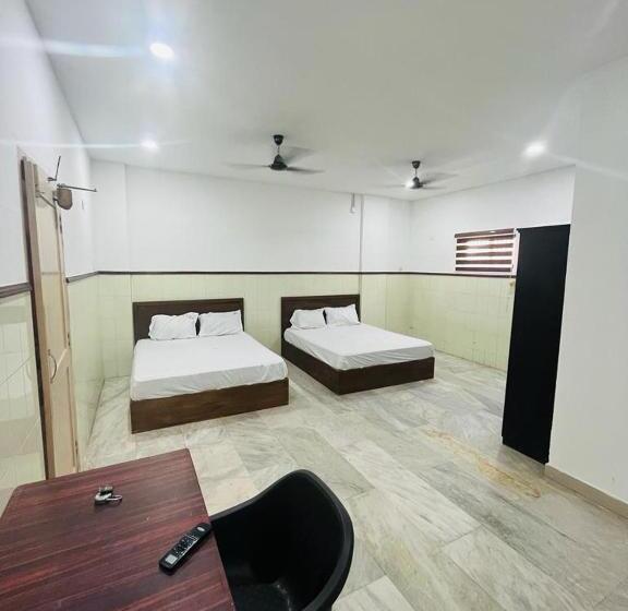 هتل Vinayaka Tourist Home